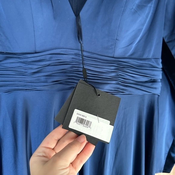 IEENA FOR MAC DUGGAL Long Sleeve Ruched Waist A-Line Gown - Picture 7 of 8